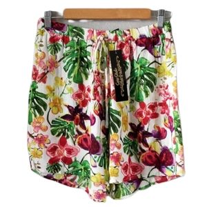 NWT Sara Studio Floral Shorts